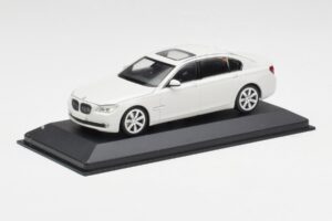 BMW 750Li F02 ホワイト Minichamps 1:43 80420445201 メタル - 画像 2/5