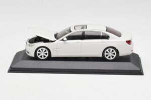 BMW 750Li F02 ホワイト Minichamps 1:43 80420445201 メタル - 画像 4/5
