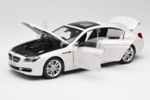 BMW 6 F06 Gran Coupe ミネラルホワイト Paragon 1:18 80432218741 メタル - 画像 2/8