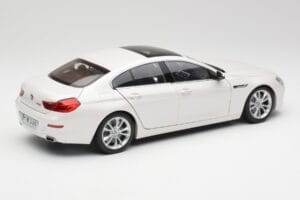 BMW 6 F06 Gran Coupe ミネラルホワイト Paragon 1:18 80432218741 メタル - 画像 3/8