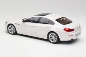 BMW 6 F06 Gran Coupe ミネラルホワイト Paragon 1:18 80432218741 メタル - 画像 7/8