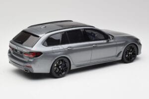 BMW G61 530e M Sport Touring ミネラルグレー GT Spirit 1:18 GT485 レジン - 画像 2/6