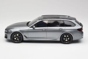 BMW G61 530e M Sport Touring ミネラルグレー GT Spirit 1:18 GT485 レジン - 画像 3/6