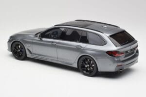 BMW G61 530e M Sport Touring ミネラルグレー GT Spirit 1:18 GT485 レジン - 画像 5/6