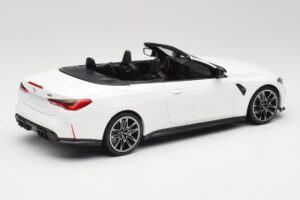 BMW M4 G82 カブリオレ Alpine White Minichamps 1:18 155021031 メタル - 画像 2/6