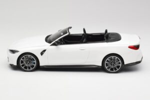 BMW M4 G82 カブリオレ Alpine White Minichamps 1:18 155021031 メタル - 画像 3/6