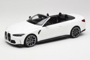 BMW M4 G82 カブリオレ Alpine White Minichamps 1:18 155021031 メタル