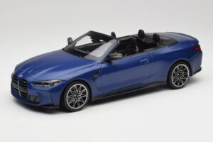 BMW M4 G82 カブリオレ Frozen Portimao Blue Minichamps 1:18 155021030 メタル