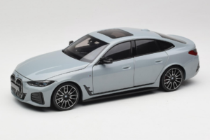 BMW i4 G26 Grey Metallic Minichamps 1:18 110023010 メタル