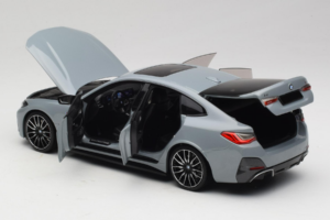 BMW i4 G26 Grey Metallic Minichamps 1:18 110023010 メタル - 画像 5/8
