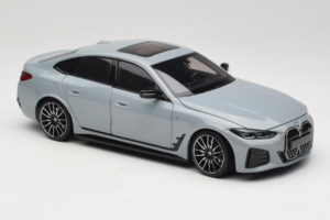 BMW i4 G26 Grey Metallic Minichamps 1:18 110023010 メタル - 画像 6/8