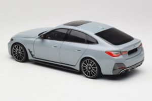 BMW i4 G26 Grey Metallic Minichamps 1:18 110023010 メタル - 画像 7/8