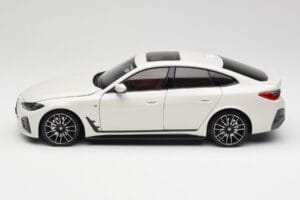 BMW i4 M50 G26 Alpine White Minichamps 1:18 110023011 メタル - 画像 4/8