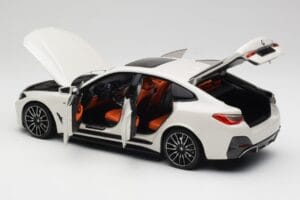 BMW i4 M50 G26 Alpine White Minichamps 1:18 110023011 メタル - 画像 5/8