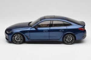 BMW i4 M50 G26 Portimao Blue Minichamps 1:18 110023012 メタル - 画像 4/8
