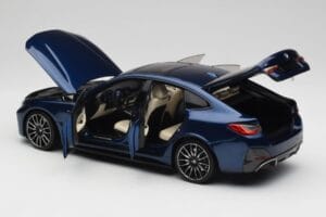 BMW i4 M50 G26 Portimao Blue Minichamps 1:18 110023012 メタル - 画像 5/8