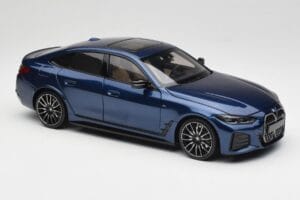 BMW i4 M50 G26 Portimao Blue Minichamps 1:18 110023012 メタル - 画像 6/8