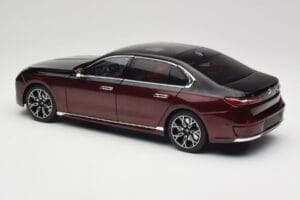BMW i7 G70 Black & Red Metallic Minichamps 1:18 110023201 メタル - 画像 7/8