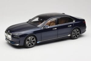 BMW i7 G70 Blue Metallic Minichamps 1:18 110023202 メタル