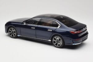 BMW i7 G70 Blue Metallic Minichamps 1:18 110023202 メタル - 画像 7/8