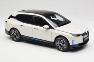 BMW iX Alpine White Minichamps 1:18 110023102 メタル - 画像 6/8
