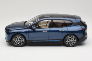 BMW iX Blue Metallic Minichamps 1:18 110023100 メタル - 画像 4/8