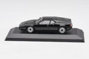 BMW M1 ブラック Minichamps 1:43 940025021 メタル