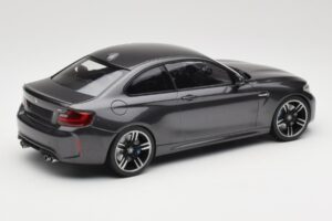 BMW M2 F87 Grey Metallic Minichamps 1:18 155026102 メタル - 画像 2/6