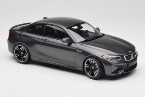 BMW M2 F87 Grey Metallic Minichamps 1:18 155026102 メタル - 画像 4/6