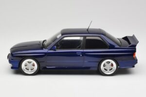 BMW M3 E30 Macau Blue IXO 1:18 18CMC122 メタル - 画像 3/6