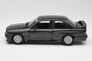 BMW M3 E30 Black Metallic Minichamps 1:18 180020306 メタル - 画像 4/8