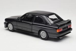 BMW M3 E30 Black Metallic Minichamps 1:18 180020306 メタル - 画像 7/8