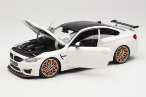 BMW M4 F82 GTS Alpine White Minichamps 1:18 110025221 メタル - 画像 2/8