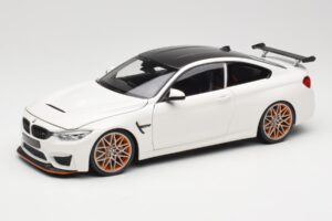 BMW M4 F82 GTS Alpine White Minichamps 1:18 110025221 メタル