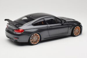 BMW M4 F82 GTS Mineral Grey Metallic Minichamps 1:18 110025222 メタル - 画像 3/8