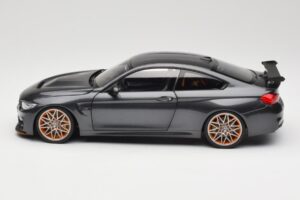 BMW M4 F82 GTS Mineral Grey Metallic Minichamps 1:18 110025222 メタル - 画像 4/8