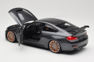 BMW M4 F82 GTS Mineral Grey Metallic Minichamps 1:18 110025222 メタル - 画像 5/8