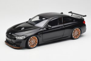 BMW M4 F82 GTS Sapphire Black Metallic Minichamps 1:18 110025220 メタル
