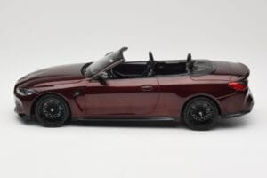 BMW M4 G83 カブリオレ レッドメタリック Minichamps 1:18 155021032 メタル - 画像 3/6