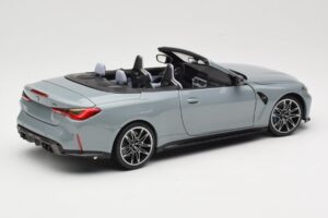 BMW M4 G83 カブリオレ Grey Metallic Minichamps 1:18 110021032 メタル - 画像 3/8