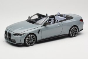 BMW M4 G83 カブリオレ Grey Metallic Minichamps 1:18 110021032 メタル