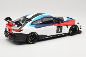 BMW M4 G82 GT4 #1 Presentation 2022 Otto 1:18 OT1228 レジン - 画像 2/6