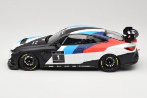 BMW M4 G82 GT4 #1 Presentation 2022 Otto 1:18 OT1228 レジン - 画像 3/6