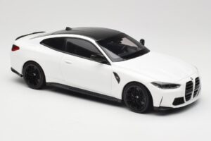 BMW M4 G82 ホワイト Minichamps 1:18 155020122 メタル - 画像 4/6