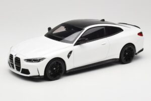 BMW M4 G82 ホワイト Minichamps 1:18 155020122 メタル