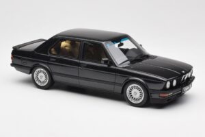 BMW M5 E28 ダイヤモンド ブラック Otto 1:18 OT184 レジン - 画像 4/6