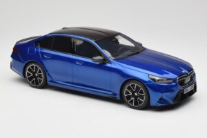 BMW M5 G90 Marina Bay Blue Metallic GT Spirit 1:18 GT507 レジン - 画像 4/6