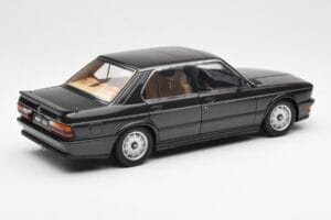 BMW M535i E28 ダイアモンド ブラック AUTOart 1:18 75162 メタル - 画像 3/8