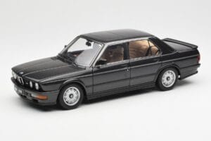 BMW M535i E28 ダイアモンド ブラック AUTOart 1:18 75162 メタル