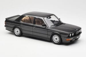 BMW M535i E28 ダイアモンド ブラック AUTOart 1:18 75162 メタル - 画像 6/8